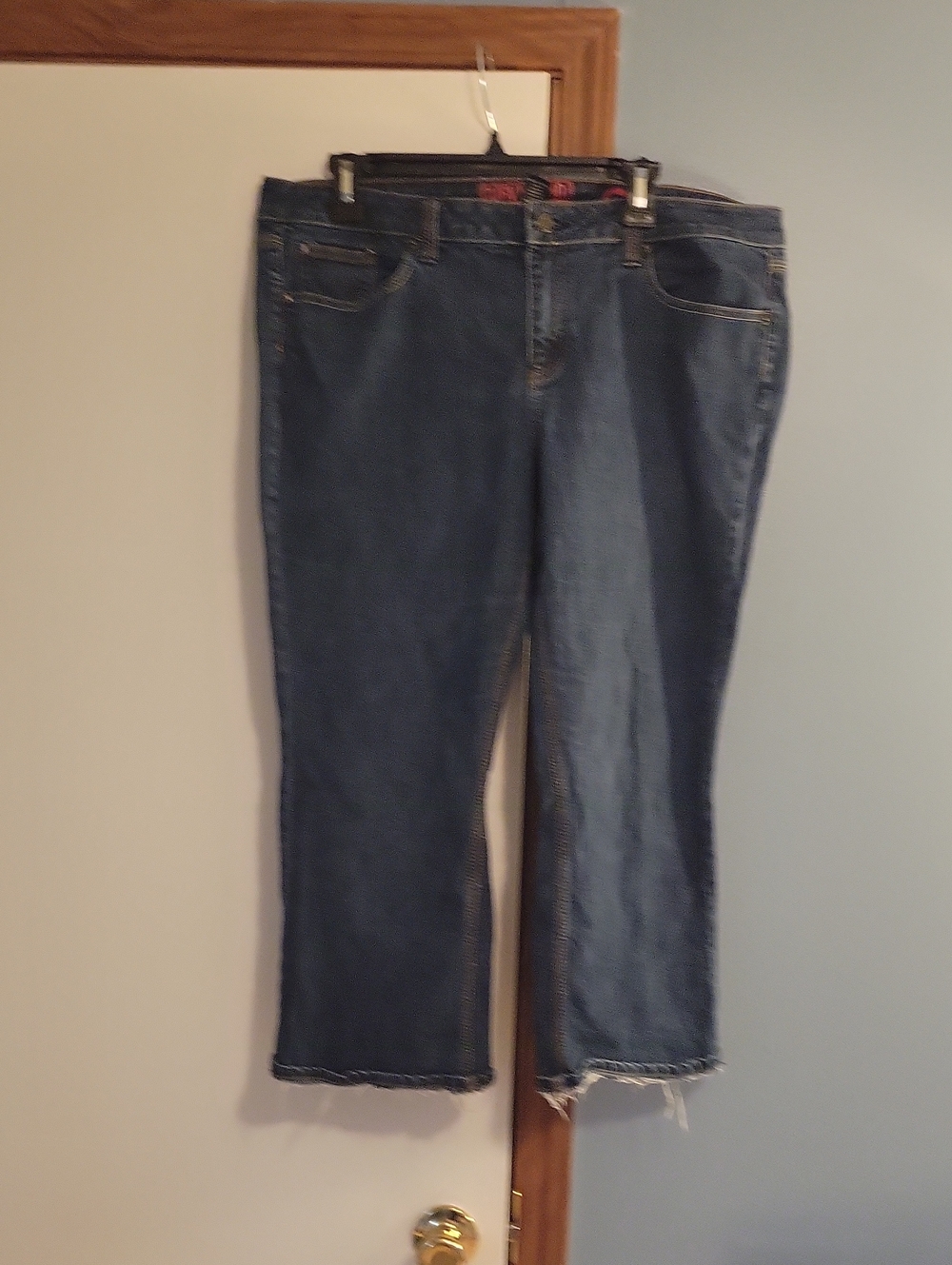 New York & Company Curvy Soho Bootcut Capri Jeans Size 16